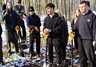 🌳 Graba dla Ziemi – czyli jak sadziliśmy przyszły las! 🌍