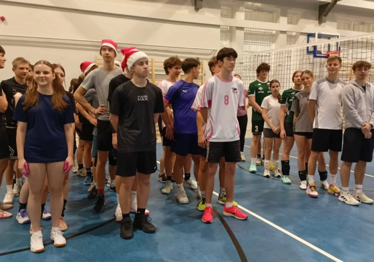 Mikołajkowa siatkówka